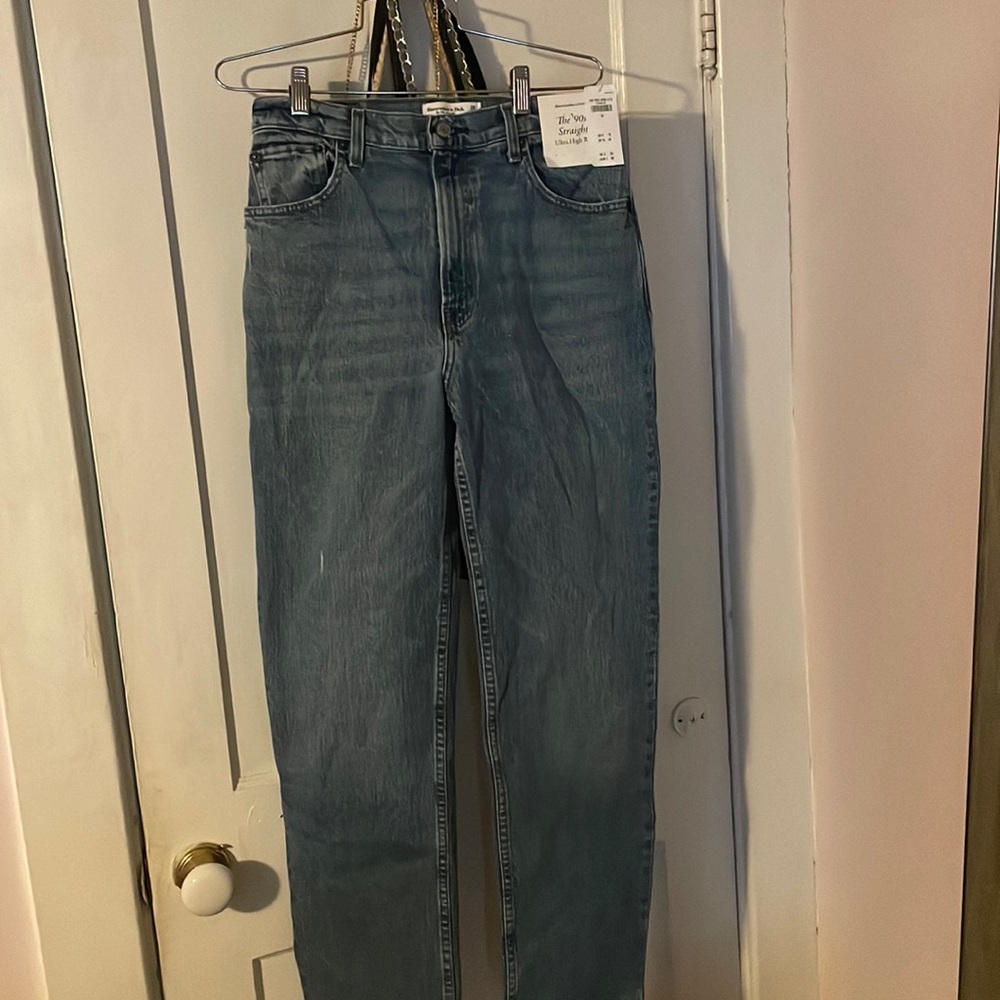 Abercrombie 90’s Straight Ultra High Rise Jeans